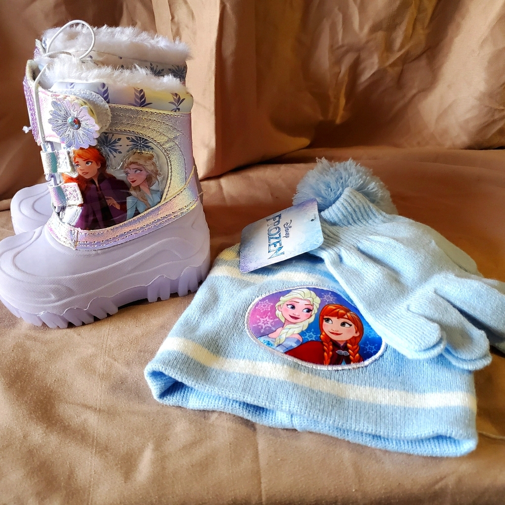 Frozen II boots, hat and gloves bundle